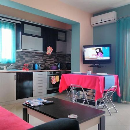 Sunny Apartment Sarande Bagian luar foto
