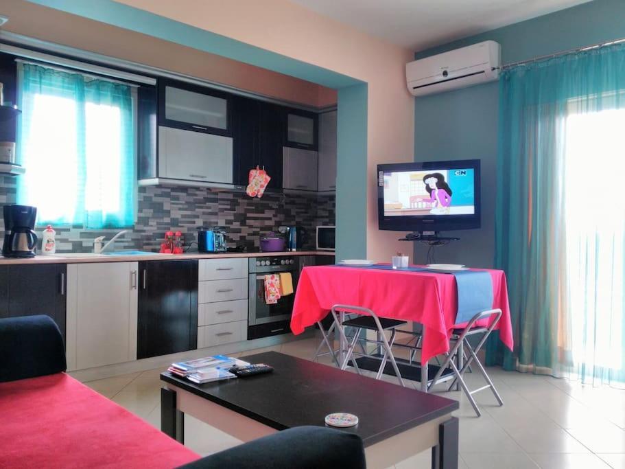 Sunny Apartment Sarande Bagian luar foto