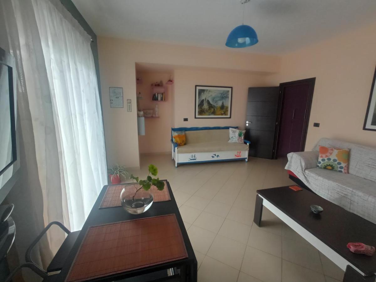 Sunny Apartment Sarande Bagian luar foto