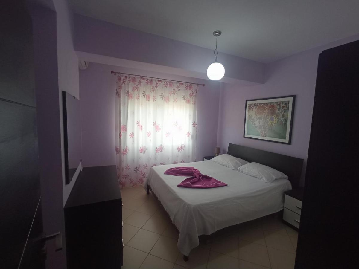 Sunny Apartment Sarande Bagian luar foto