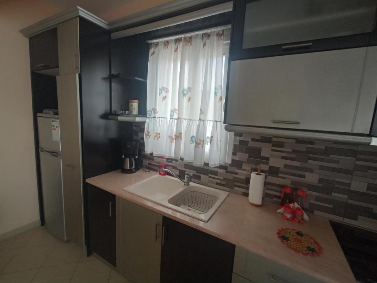 Sunny Apartment Sarande Bagian luar foto