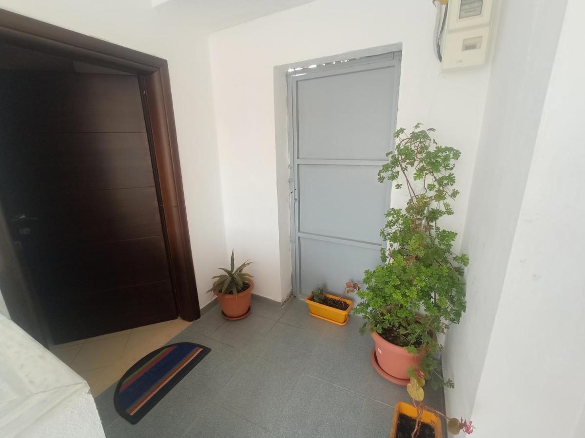 Sunny Apartment Sarande Bagian luar foto